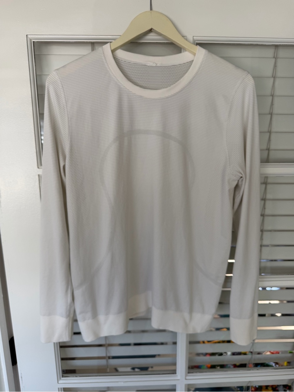 Lululemon Wonens Lightweight Athletic Crewneck Long-Sleeve Shirt - Off White
